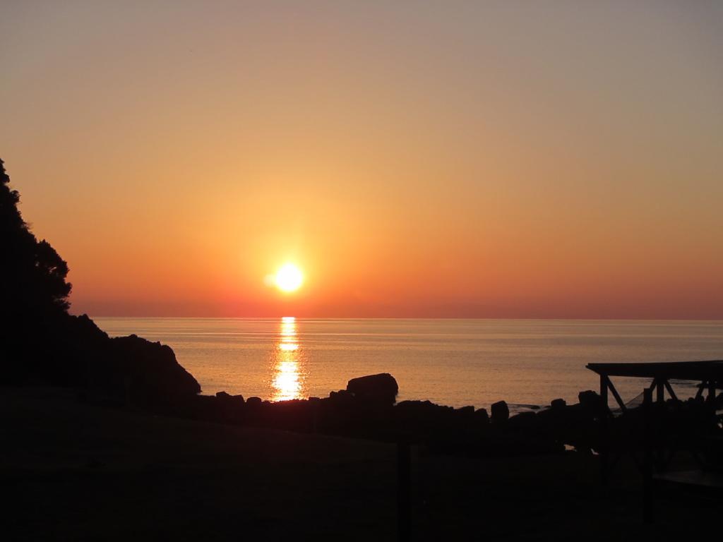 Amakusa West Coast Backpackers Fu-Raibou旅舍 外观 照片